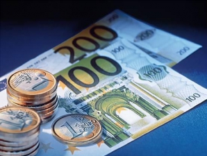 Cursul monedei EURO este la cel mai scazut nivel din ultimele 22 de luni