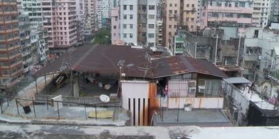 Mahalalele de pe acoperisurile din Hong Kong: adapost de doi metri cu priveliste de milioane