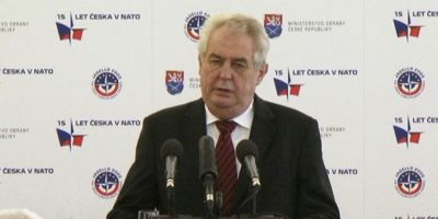 Scandal diplomatic intre Praga si Washington. Milos Zeman ii interzice ambasadorului SUA accesul in sediul presedintiei Cehiei