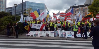 Muncitori angajati in Romania cu salariu de Germania si Franta. Protestul asociatiilor din 11 tari: 