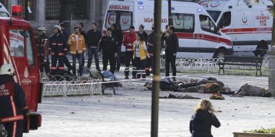 FOTO VIDEO Anchetatorii turci incearca sa-i identifice pe atacatorii de pe aeroportul din Istanbul