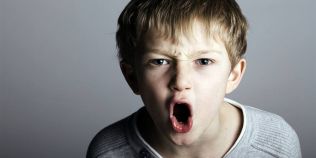 Tulburarile de comportament ale copiilor, in stransa legatura cu agresivitatea parintilor: cand creste riscul dezvoltarii tendintelor violente