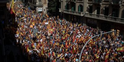 VIDEO Situatia din Spania se degradeaza. Proteste la Barcelona fata de arestarea a doi lideri separatisti catalani